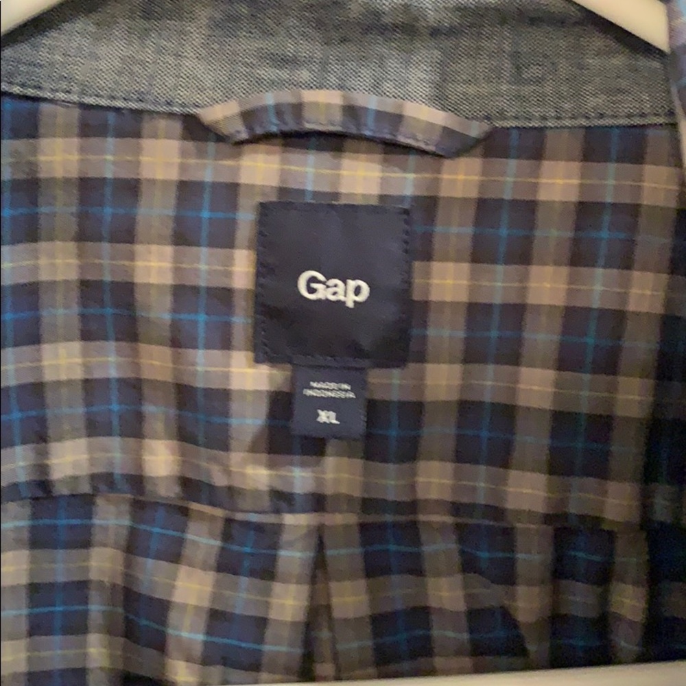Button down shirt - Picture 2 of 2